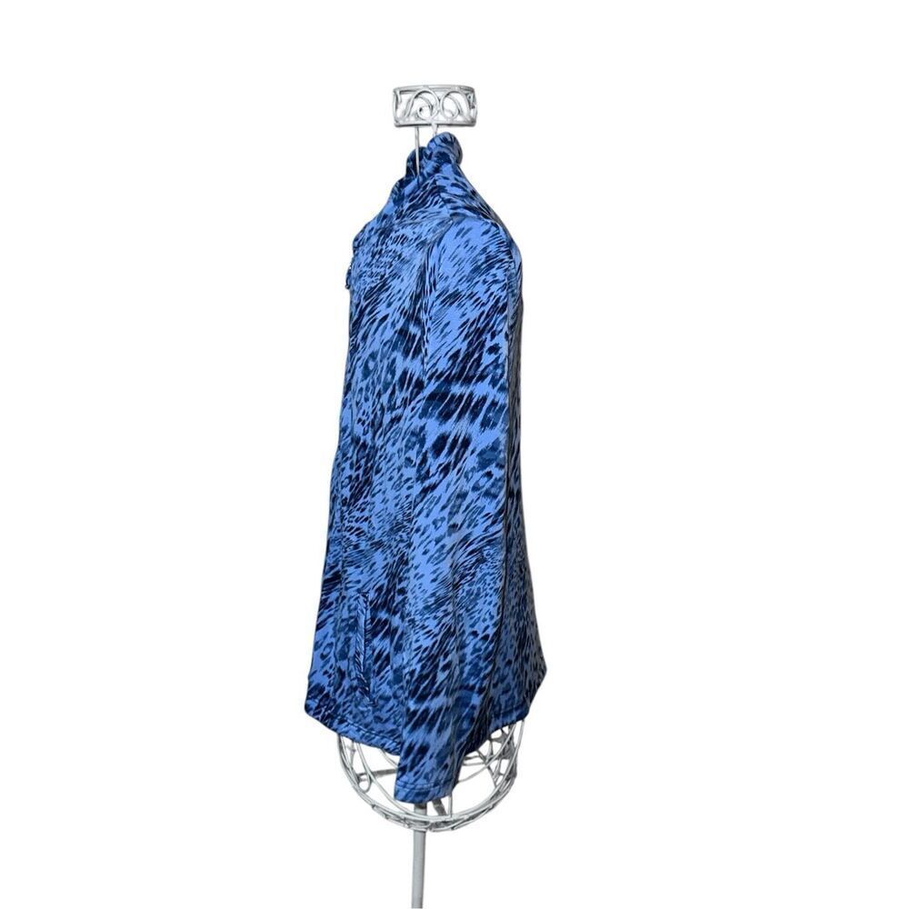 Beautiful CHICO’S WEEKEND Chicos BLUE animal Print Long Sleeve rayon blend Jacke - Picture 3 of 9